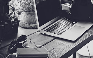 斯瓦泰克给偶像Taylor Swift专辑盲选排序：这可太难了