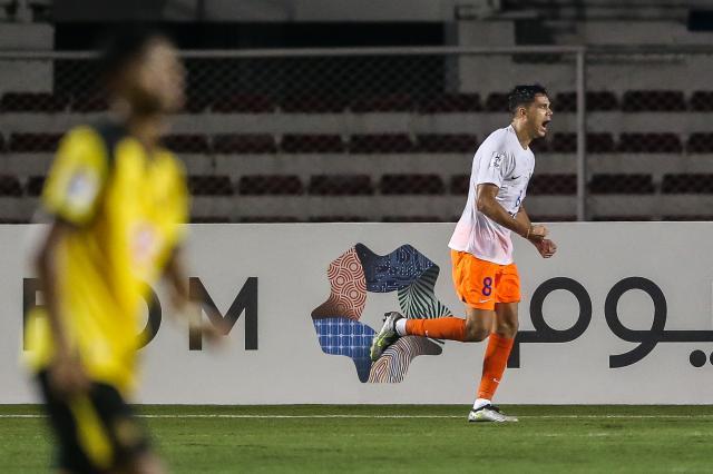 开云娱乐-泰山下南洋强闯“最难关” 留守人观火惊呼日韩凶猛