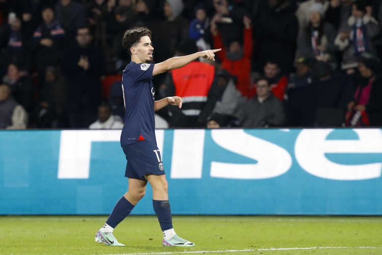 开云APP-维蒂尼亚对阵葡体带球推进46次，创造本赛季欧冠单场纪录